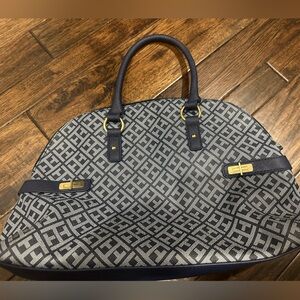TOMMY HILFIGER navy blue bag
